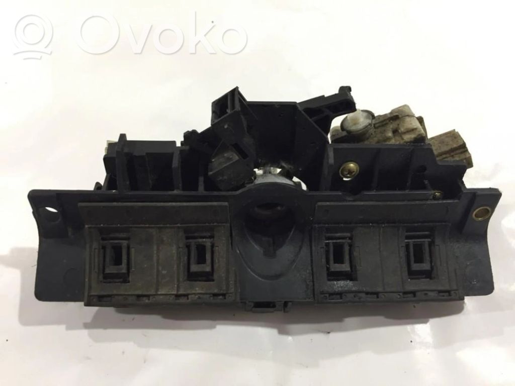 Audi A6 S6 C5 4B Serratura esterna portellone 