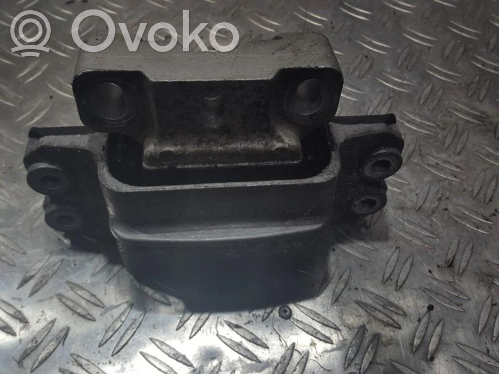 Volkswagen PASSAT B6 Supporto di montaggio del motore 