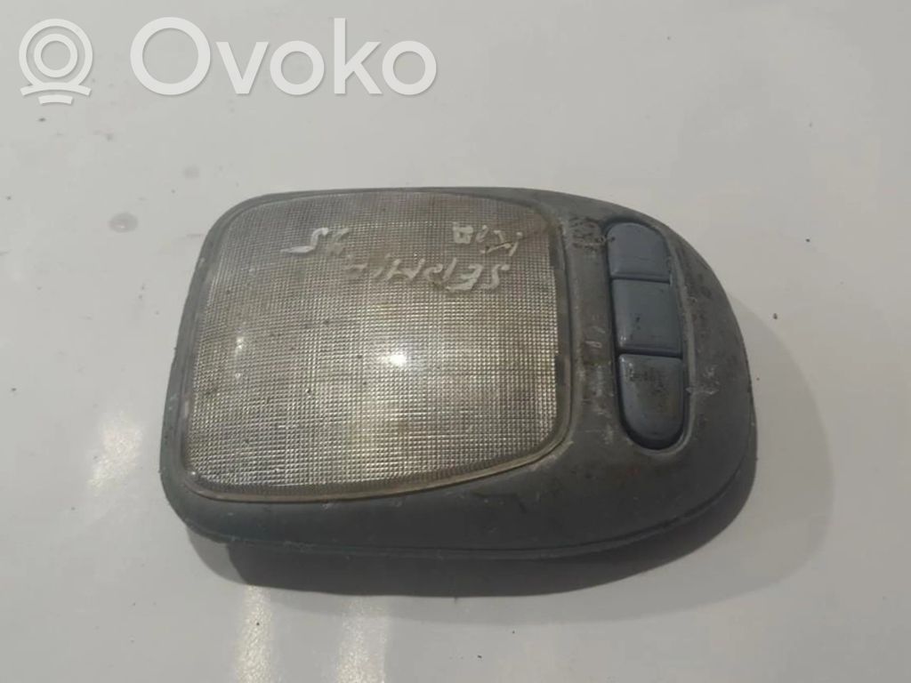 KIA Sephia Etuistuimen valo 