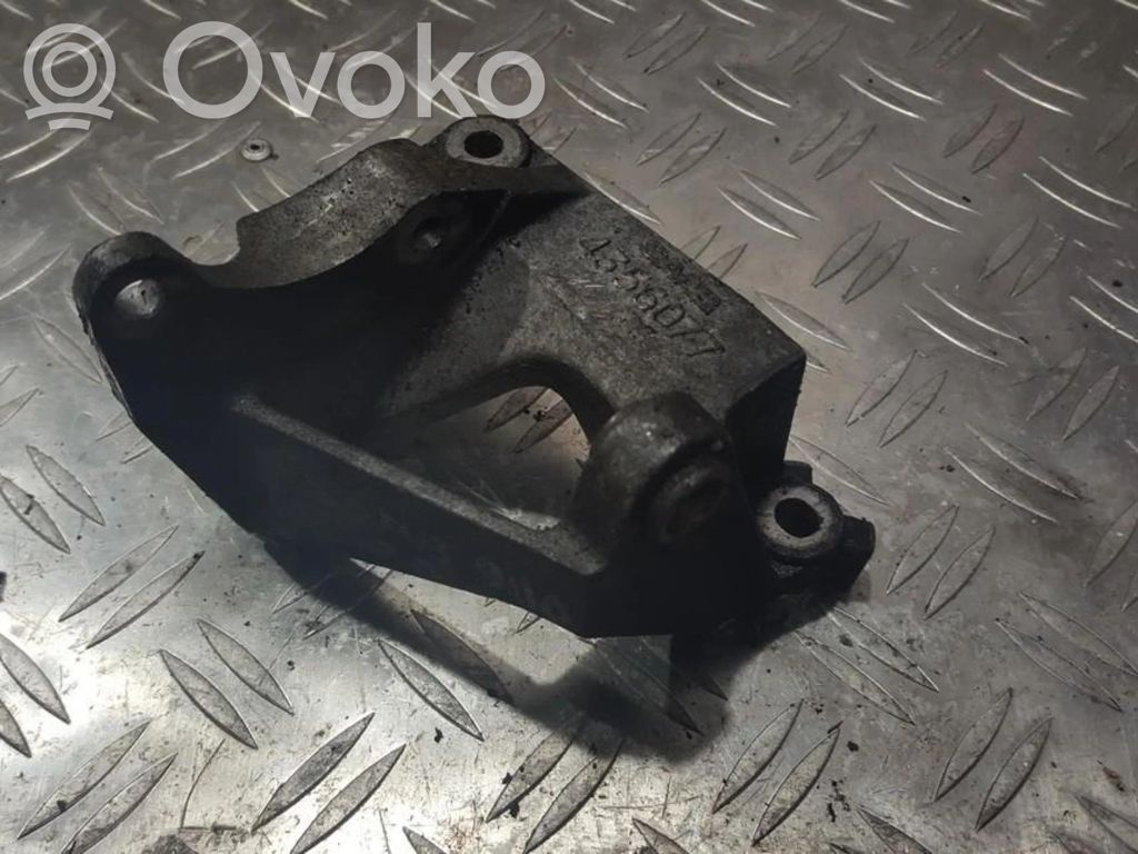 Saab 900 Engine mounting bracket 