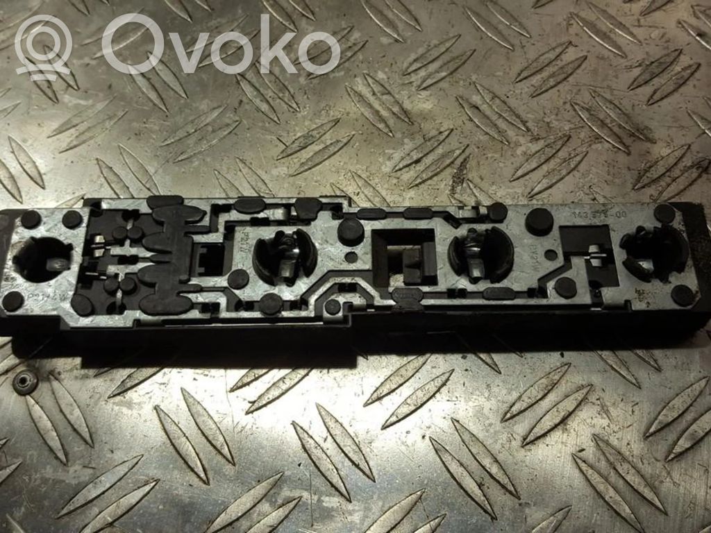 Opel Omega B1 Porte ampoule de feu arrière