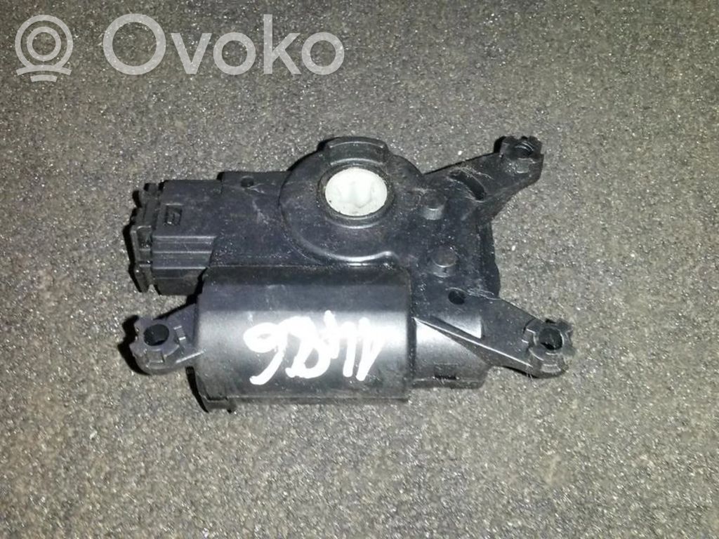 Opel Astra H Motorino attuatore aria 