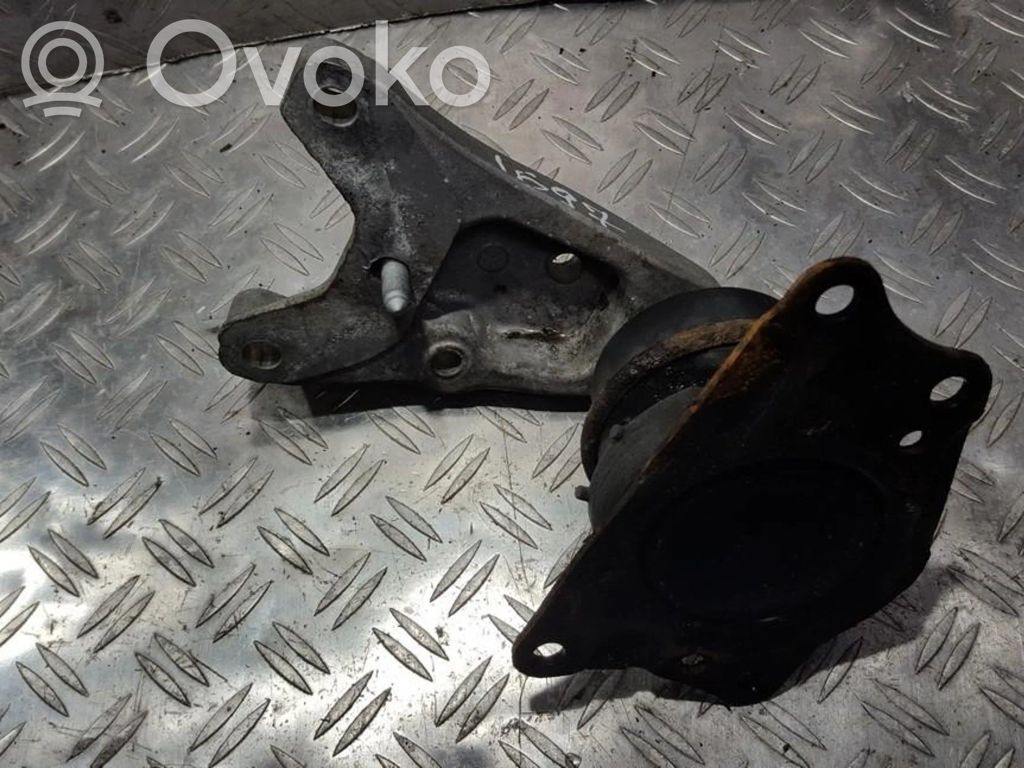 Volkswagen Polo IV 9N3 Supporto di montaggio del motore 