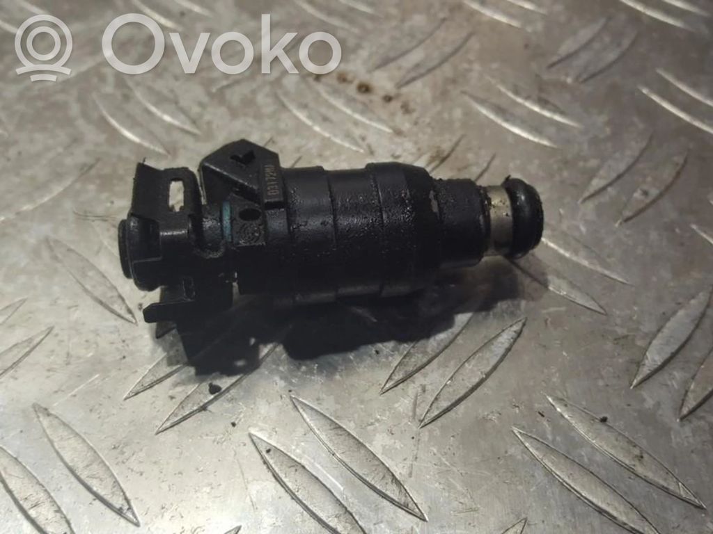 Peugeot 306 Inyector de combustible 