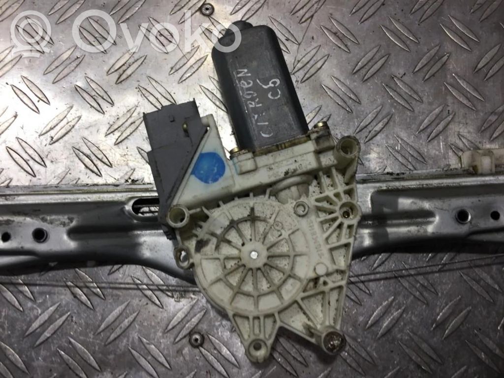 Motor del regulador de la ventanilla de la puerta delantera