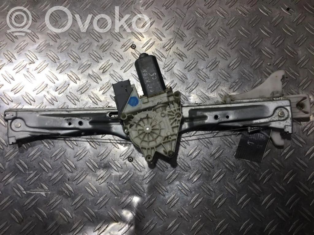 Liukuoven ikkunannostin moottorilla