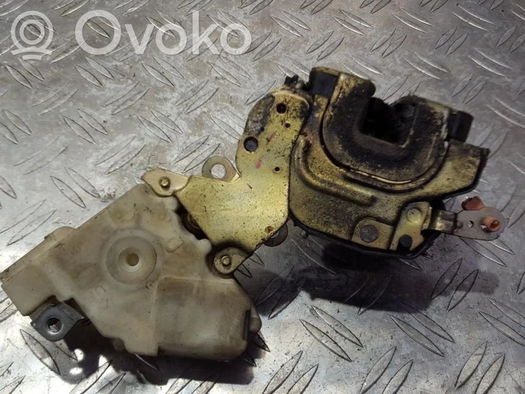 Nissan Almera Tino Serrure de porte avant