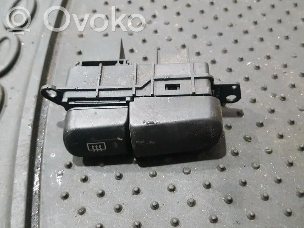 Mitsubishi Carisma Bouton de dégivrage pare-brise