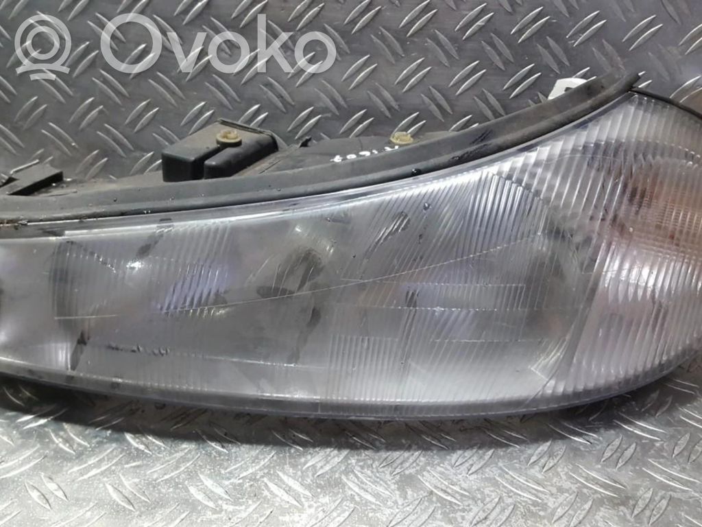Ford Mondeo MK II Faro/fanale 