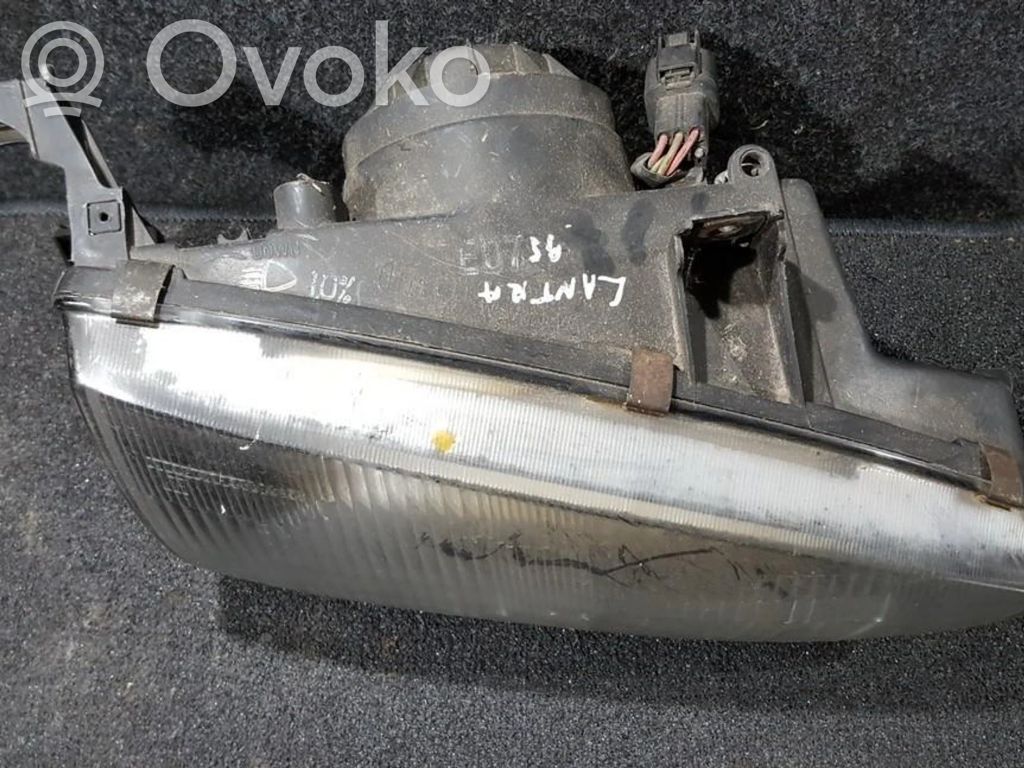 Hyundai Lantra I Phare frontale 