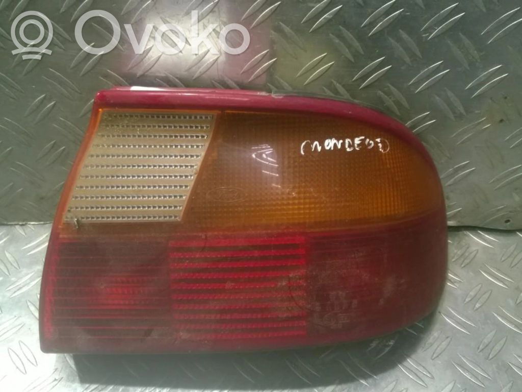 Ford Mondeo MK I Luci posteriori 