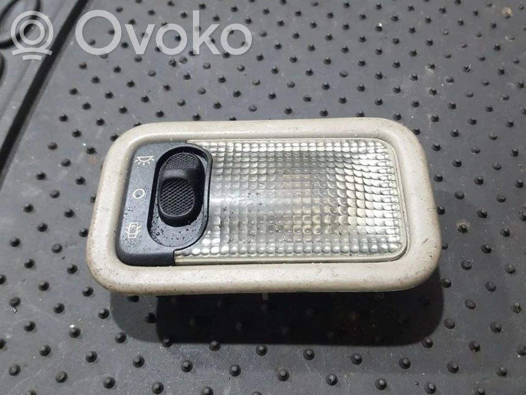 Citroen Xsara Etuistuimen valo 