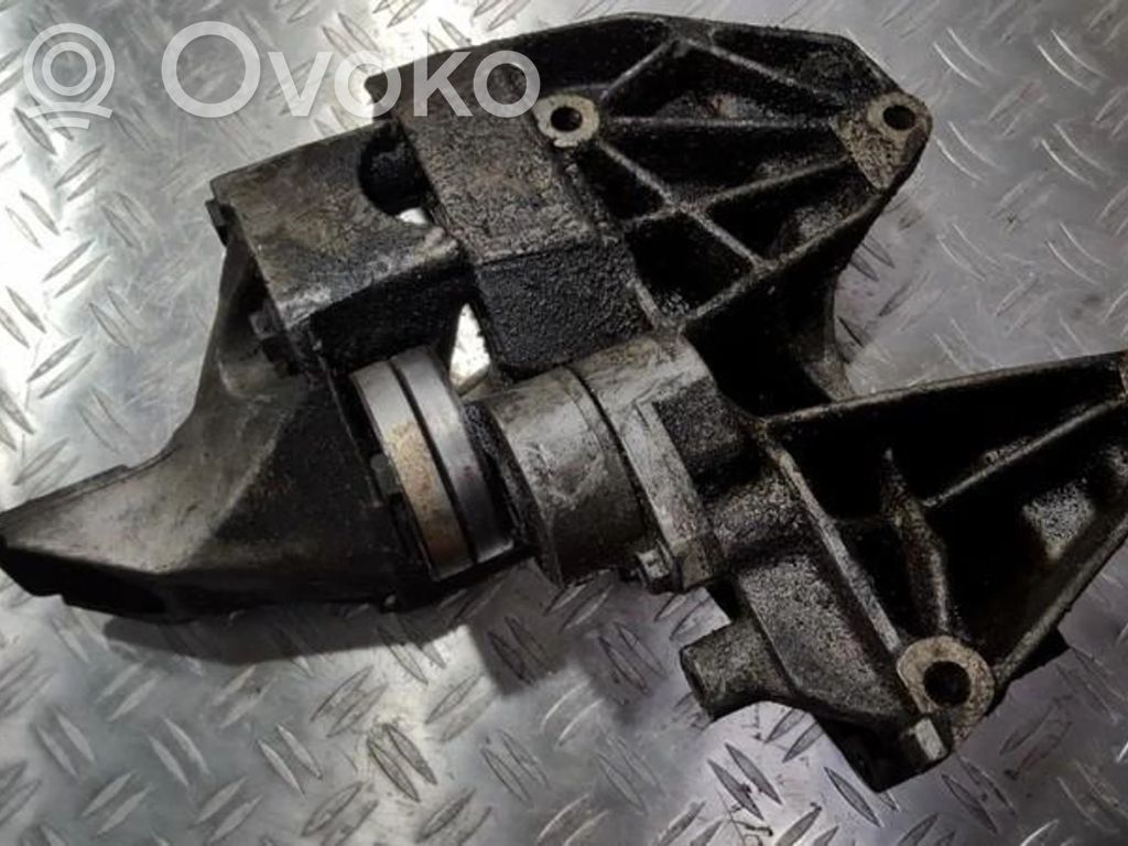 Opel Vectra B Engine mounting bracket 