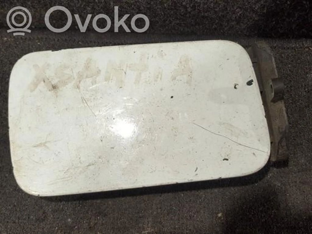 Polttoainesäiliön korkki