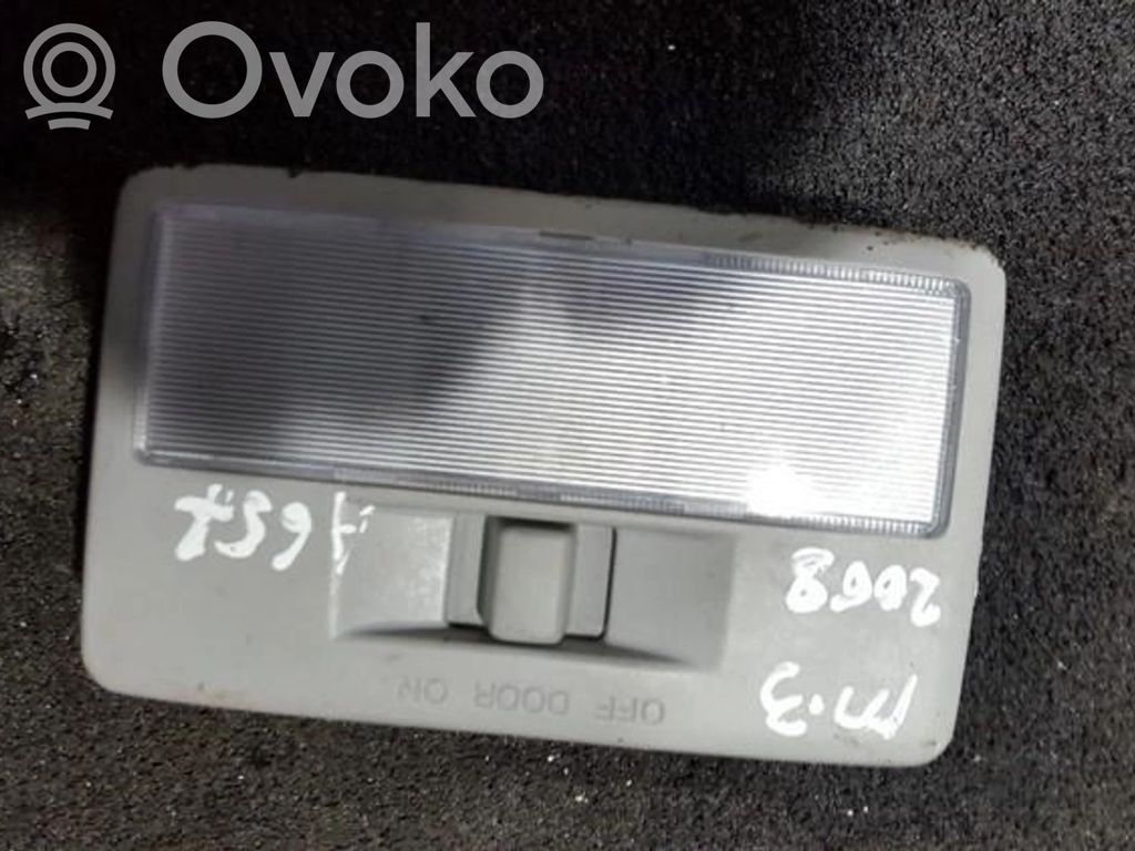 Luz del asiento delantero