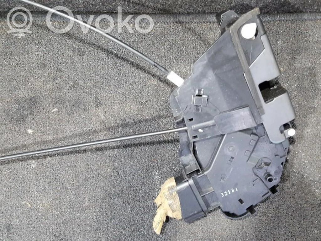 Mazda 3 I Takaoven lukko 