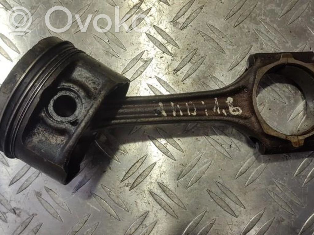 Audi A4 S4 B5 8D Pistón con biela 