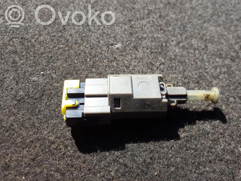 Mazda 626 Interruttore del pedale del freno 