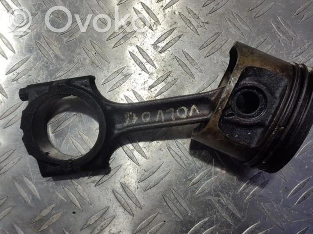 Piston avec bielle