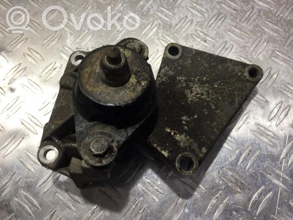 Engine mount bracket   7700788318C,7700788318C