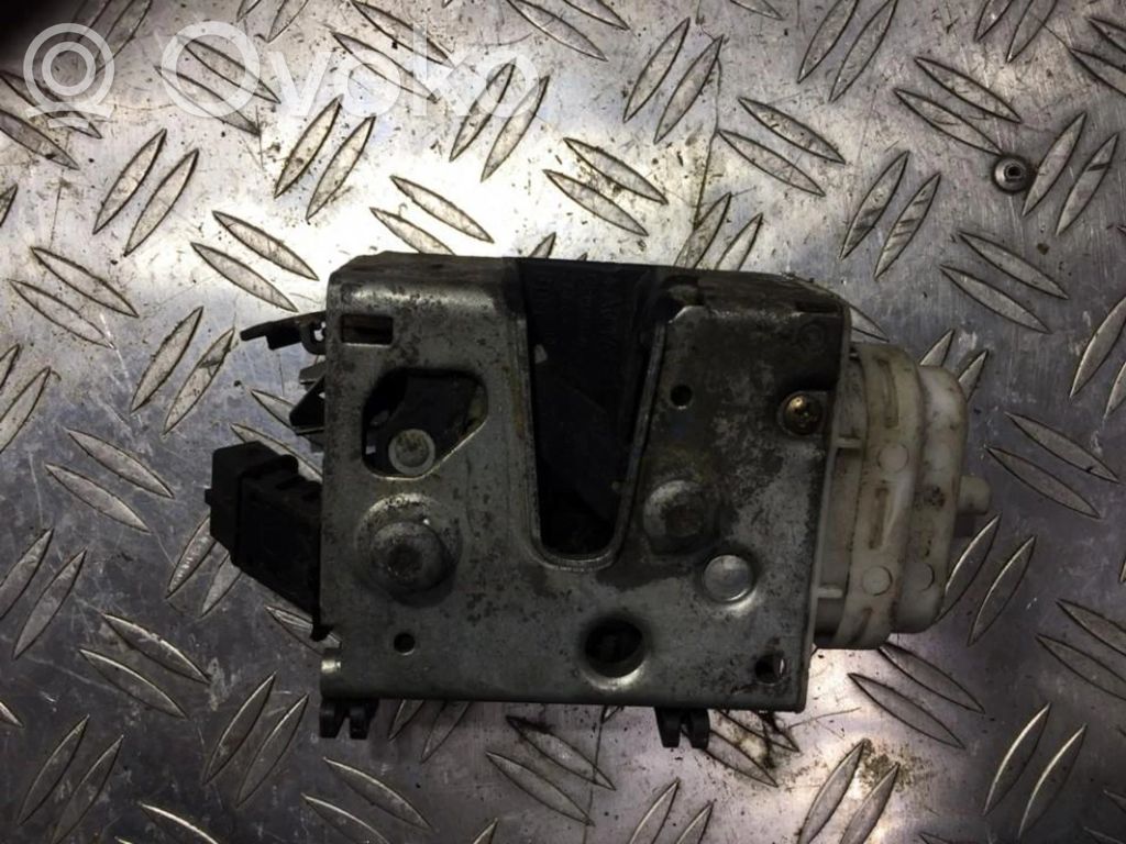 Etuoven lukko   4A2837016B,4A0173,4A0173,4A2837016B