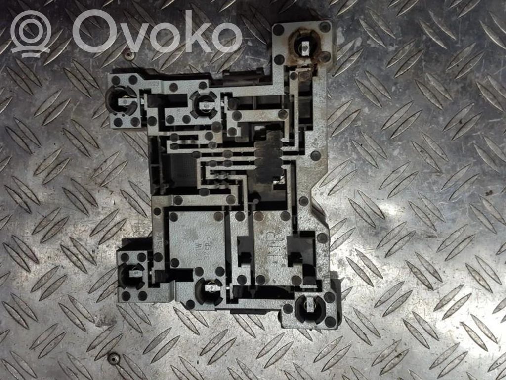 Takavalon polttimon suojan pidike   2209DR,2209DR