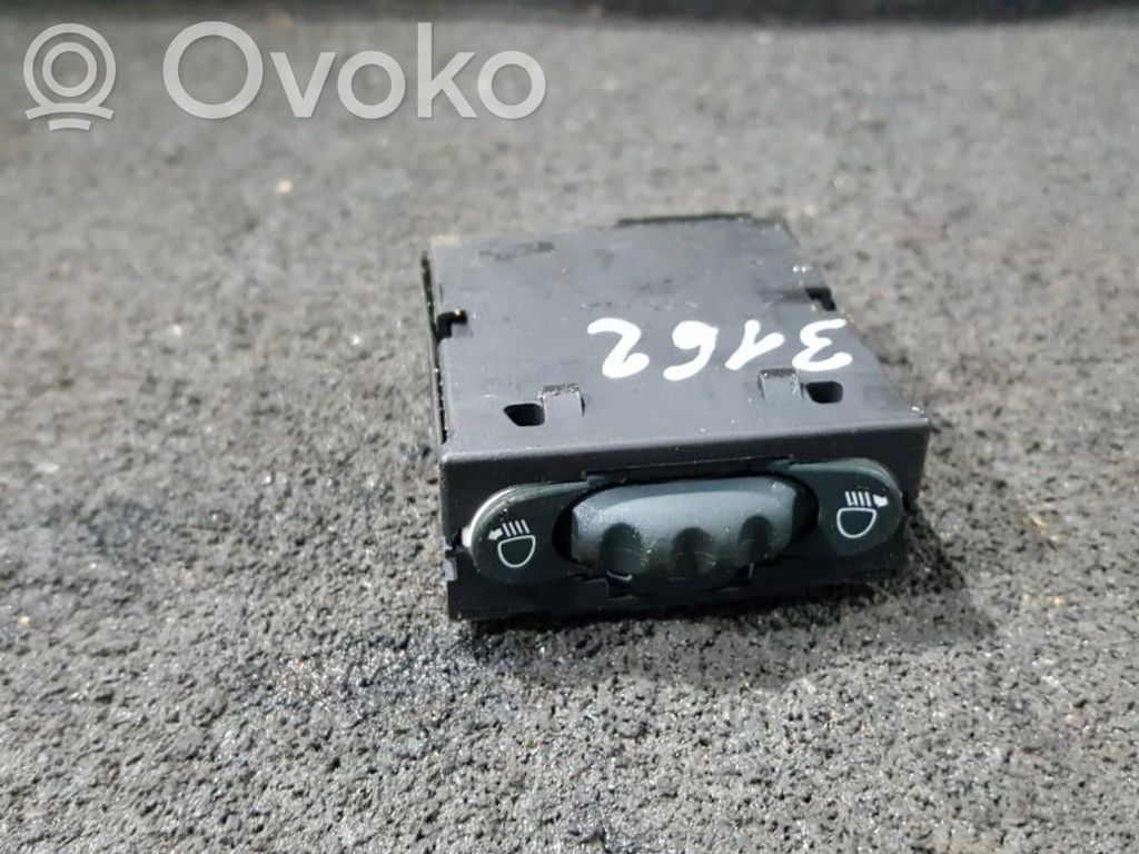 Renault Megane I Interruttore di regolazione livello altezza dei fari