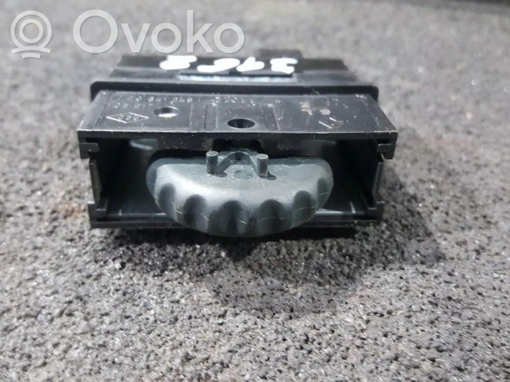 Renault Megane I Headlight level height control switch 