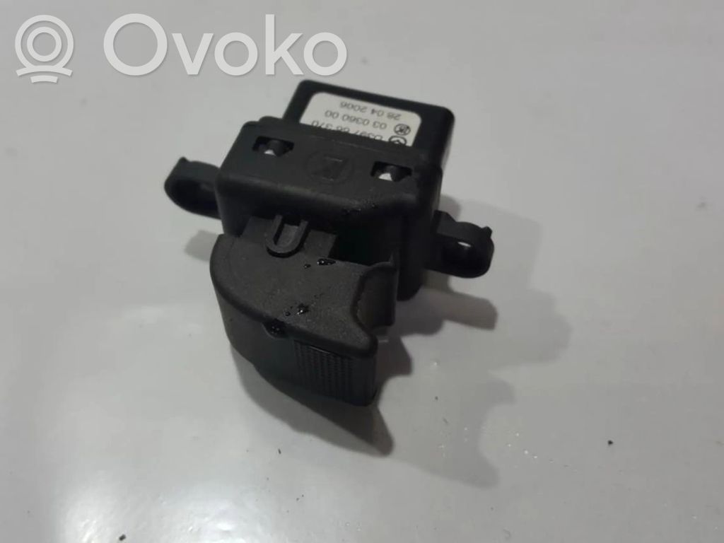 Mazda 2 Przyciski szyb 
