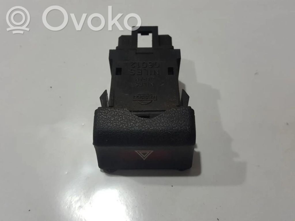 Nissan Micra Interruttore luci di emergenza 