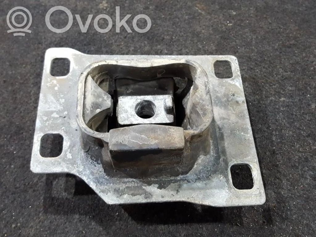 Ford Focus Engine mount bracket 