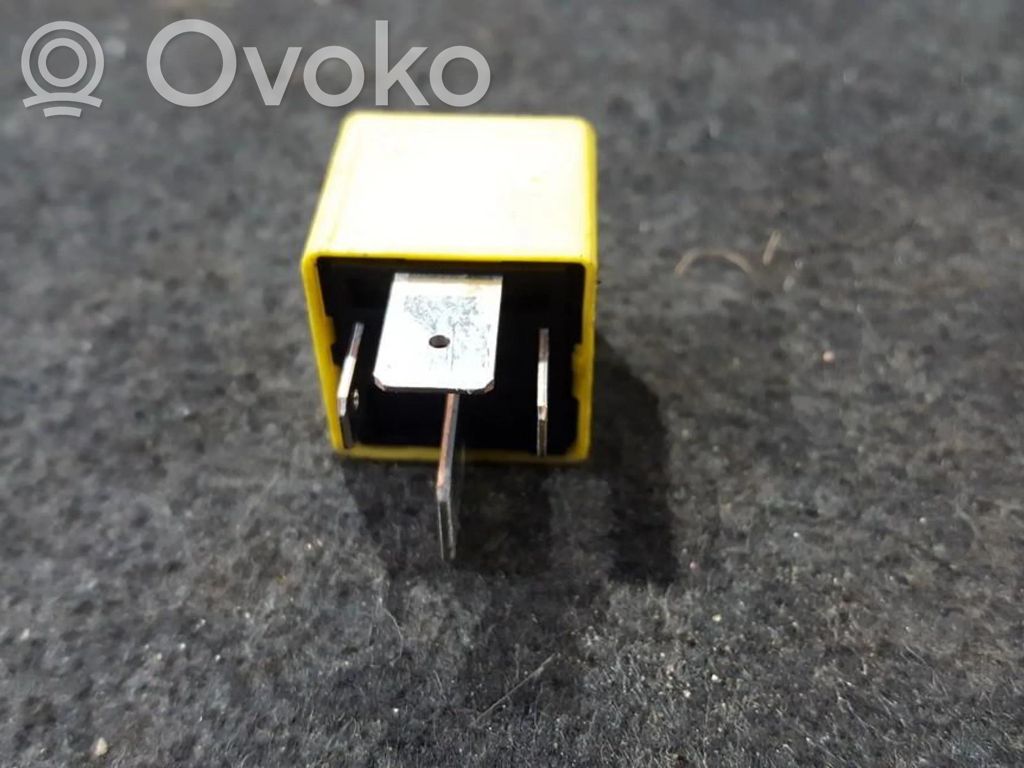 Otros relés   90226846,NENUSTATYTTA,90226846,NENUSTATYTTA