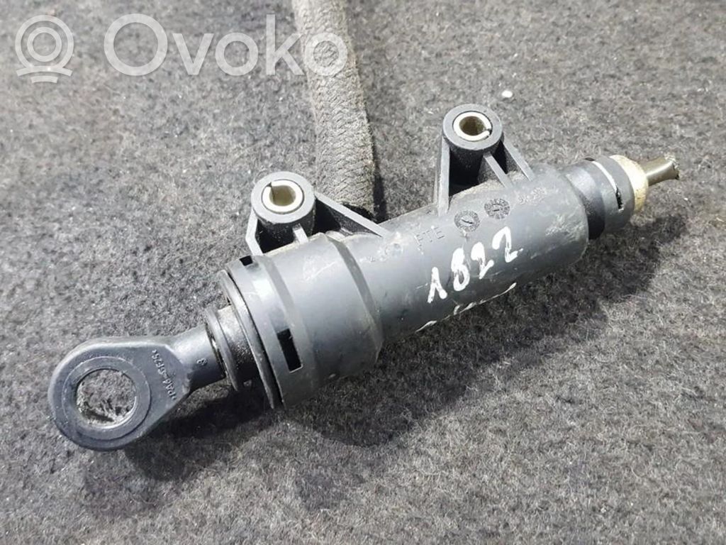 Główny cylinder sprzęgła   215216638992,215211638992,215211638992,215216638992