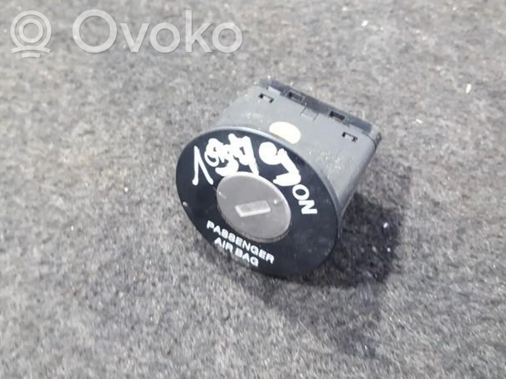 Hyundai i20 (PB PBT) Interrupteur commutateur airbag passager