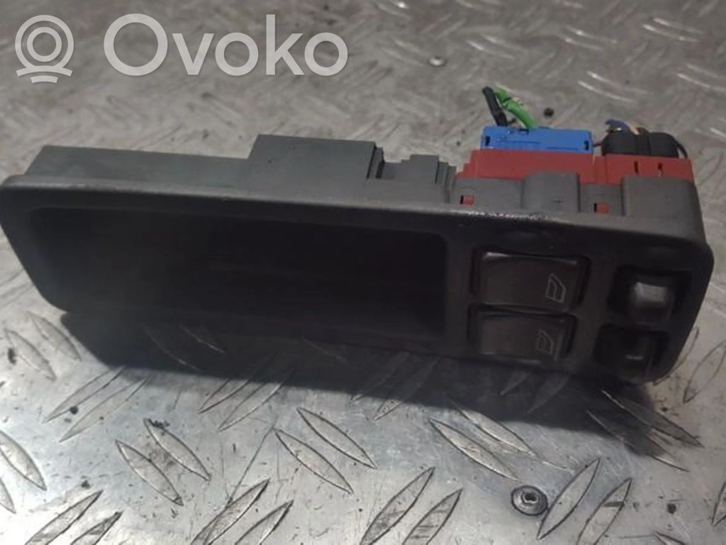 Volvo S40, V40 Interruttore di controllo dell’alzacristalli elettrico 