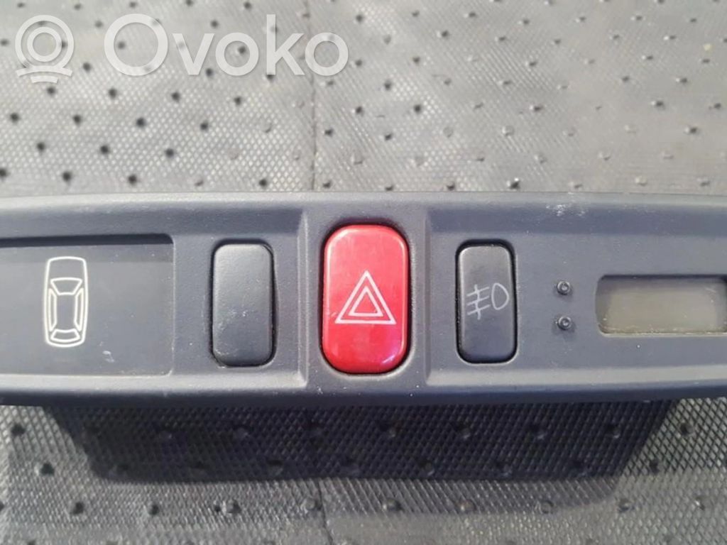 Alfa Romeo 145 - 146 Interruttore luci di emergenza 