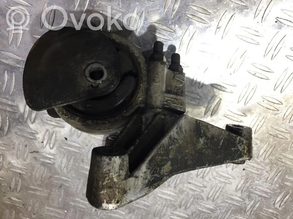 Volvo S40, V40 Engine mount bracket 