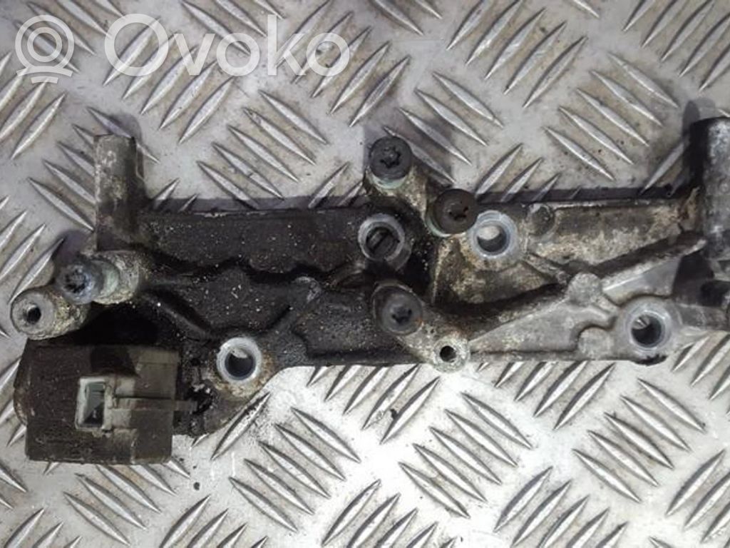 Ford Galaxy Engine mounting bracket 