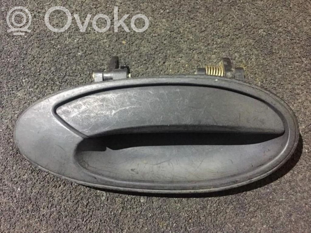 Manecilla externa puerta delantera   MB819558,MB819558