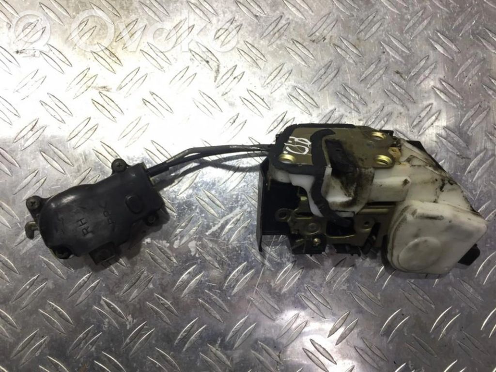 Cerradura de puerta delantera