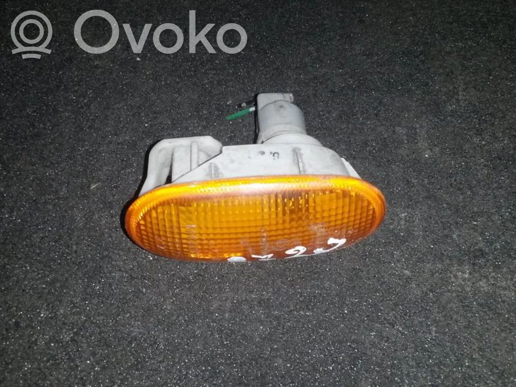 Mitsubishi Colt Semnalizator bară față 