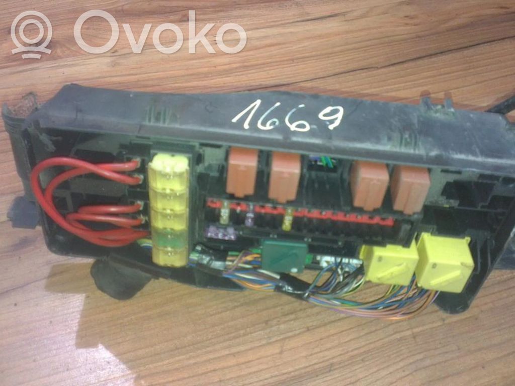 Ford Fiesta Skrzynka bezpieczników / Komplet
