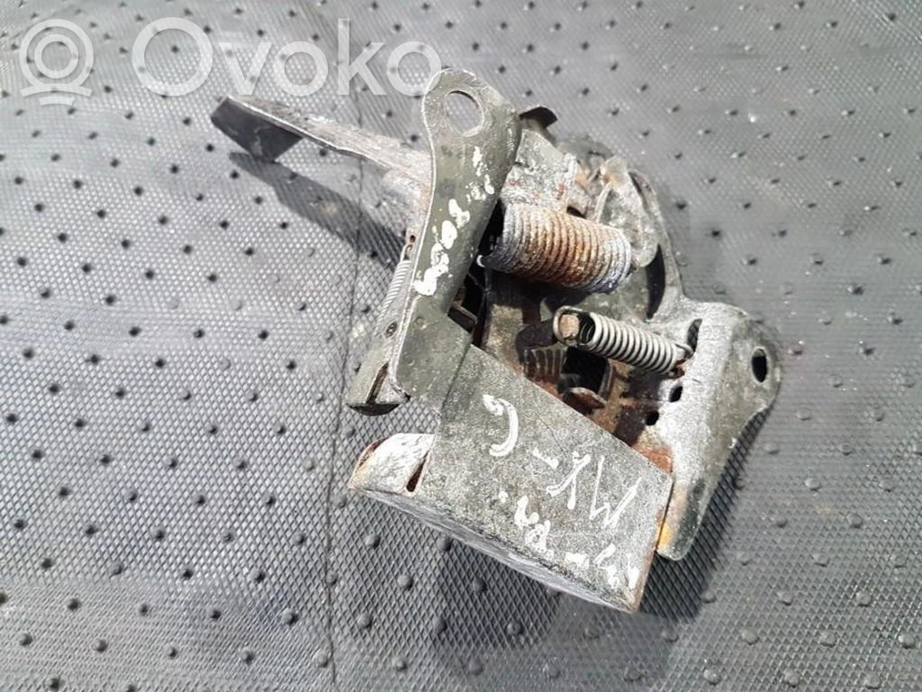 Engine bonnet/hood lock/catch