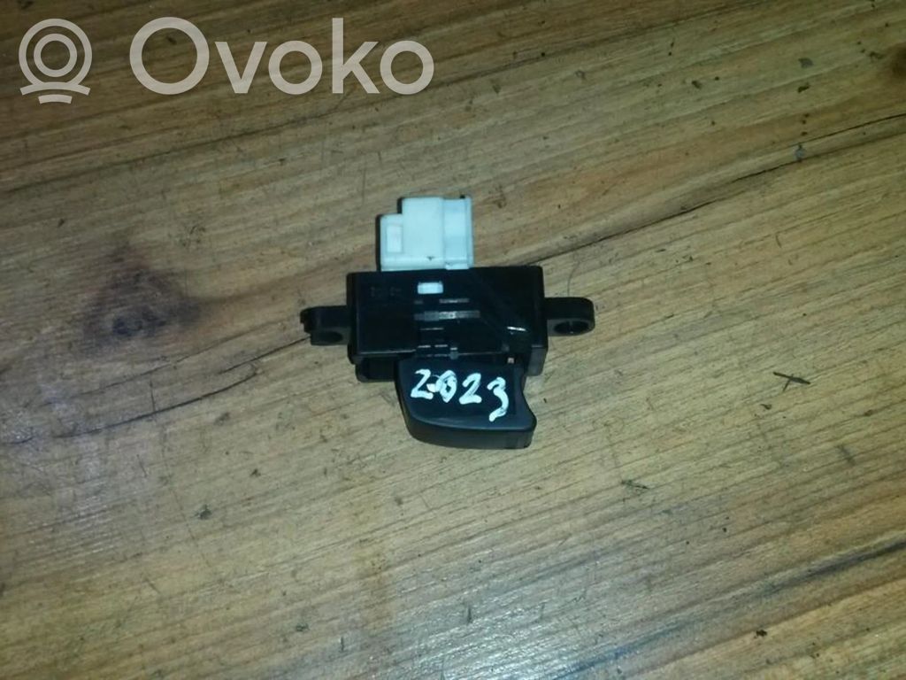 Nissan Almera Tino Interruptor del elevalunas eléctrico 