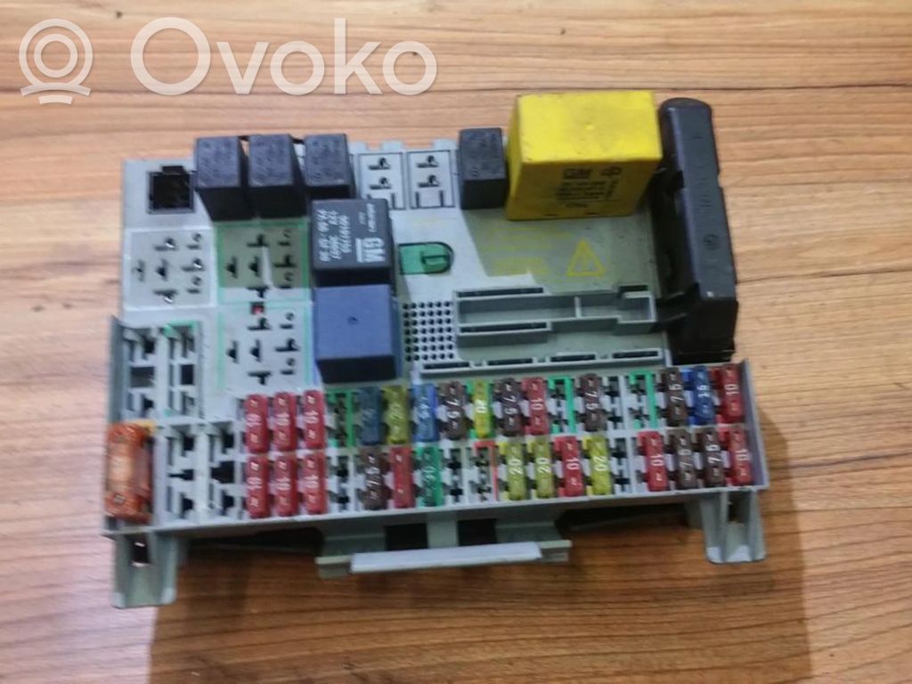 Skrzynka bezpieczników / Komplet   90589965,901971753,901971753,90589965