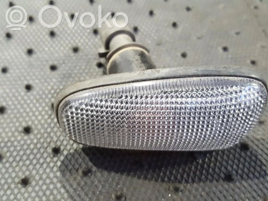 Opel Astra G Indicatore di direzione del parafango anteriore
