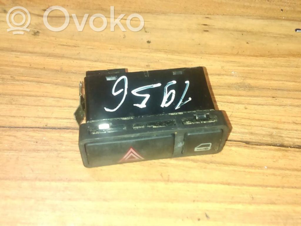 Botón interruptor de luz de peligro   61318368920,61318368920