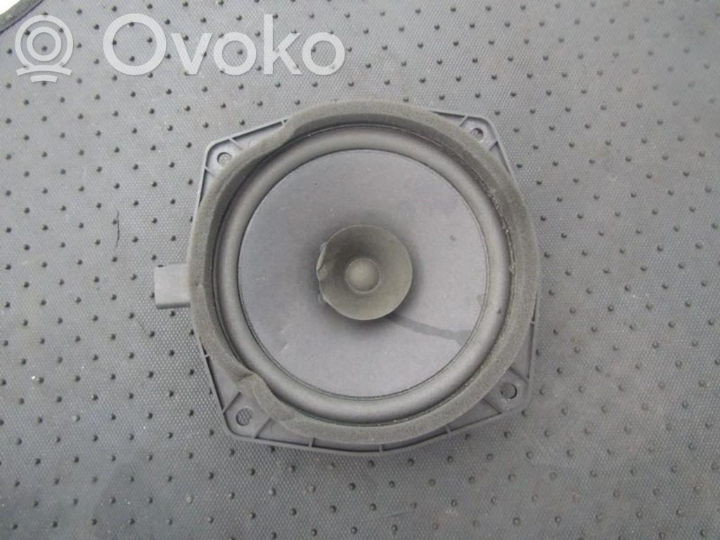 Mitsubishi Outlander Altavoz de la puerta delantera 