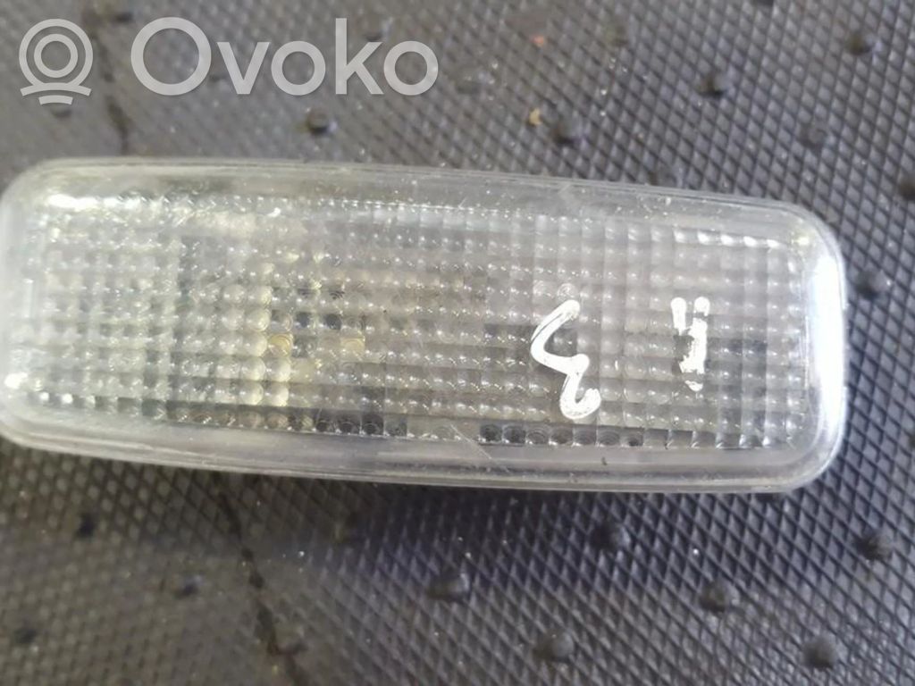 Etuistuimen valo   4D0947105A,4D0947105A