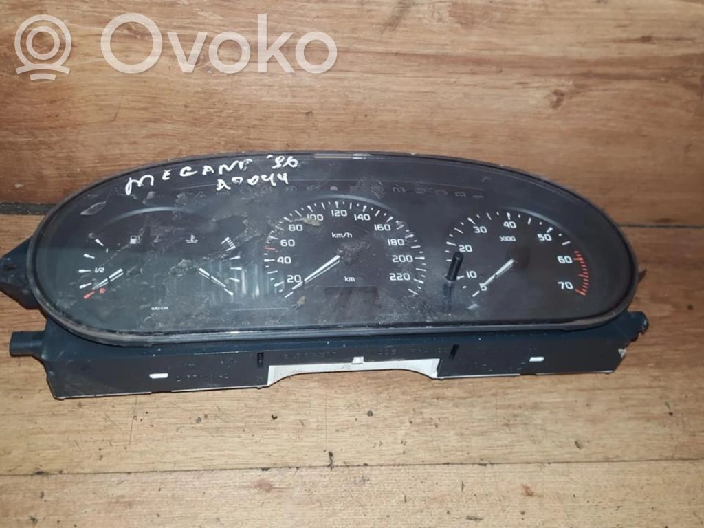 Renault Megane I Nopeusmittari (mittaristo) 